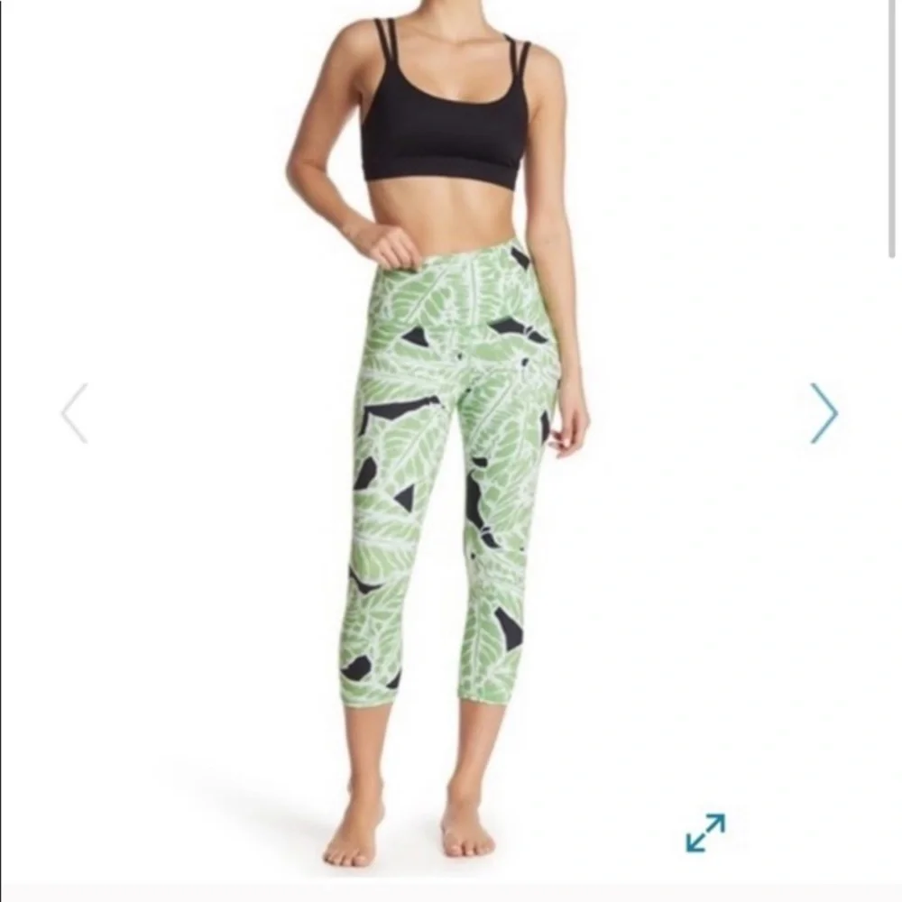 Alo Yoga Women’s size XS Palm Springs Cropped Legging Patterned Workout Leggings